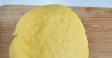 Πίτα με κατίκι και μαρμελάδα Πώς να φτιάξετε πίτα με τυρί κότατζ και μαρμελάδα